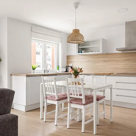 Altido Stunning Flat With Balcony Buraca