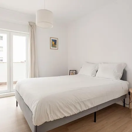 Altido Stunning Flat With Balcony アパート Buraca