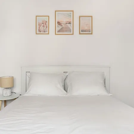 Altido Stunning Flat With Balcony * Buraca