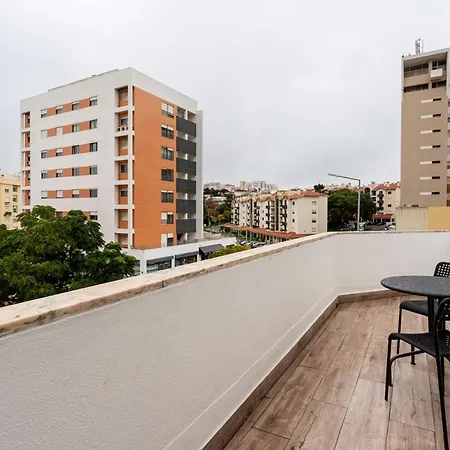 Altido Stunning Flat With Balcony Buraca